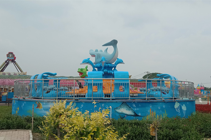 5月17日晋州游乐园设备鲨鱼岛发货
